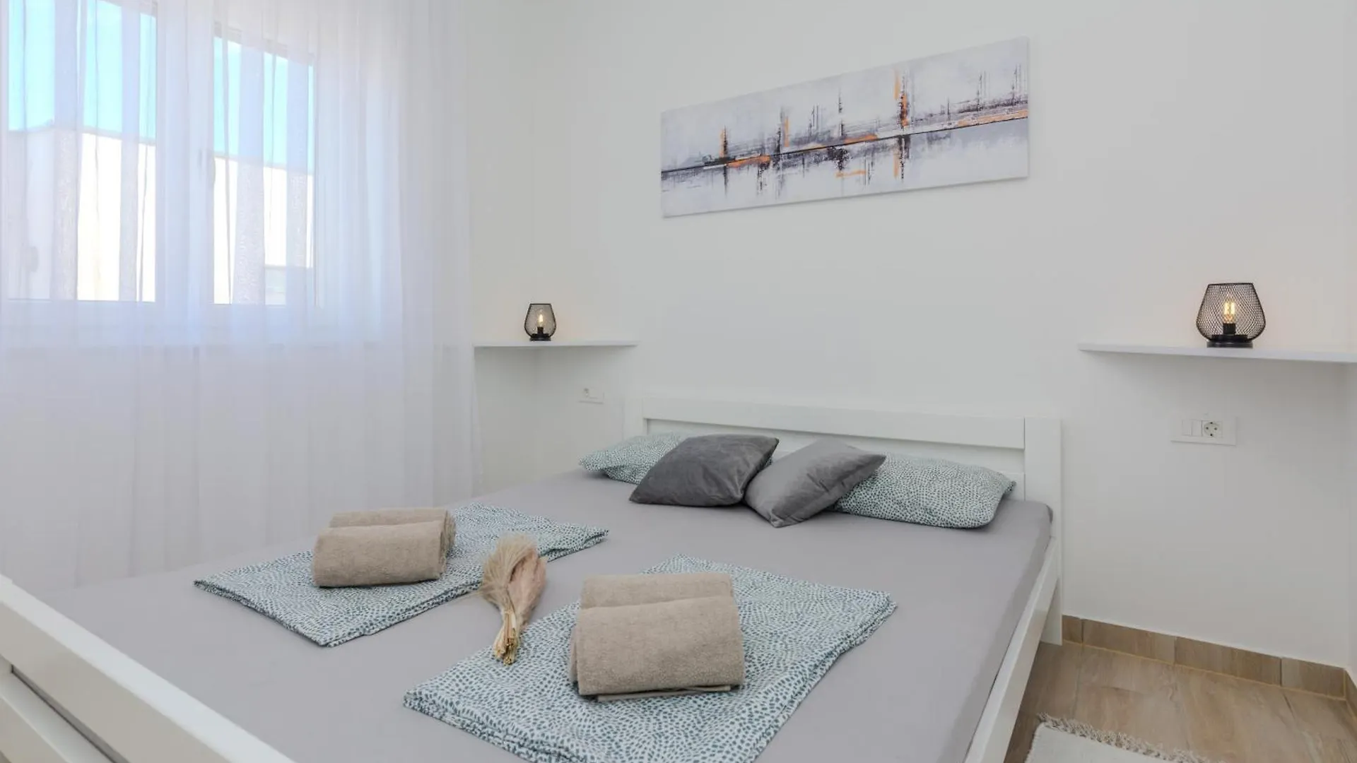 Apartments With A Parking Space Vir - 22568