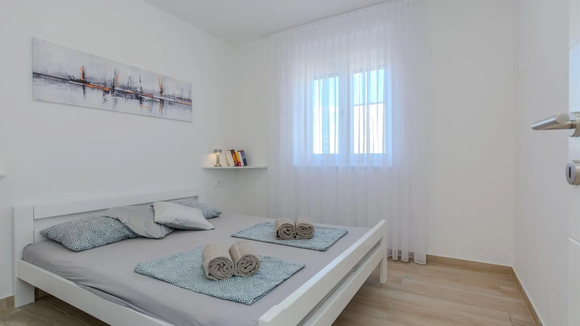 Apartments With A Parking Space Vir - 22568 Croatia